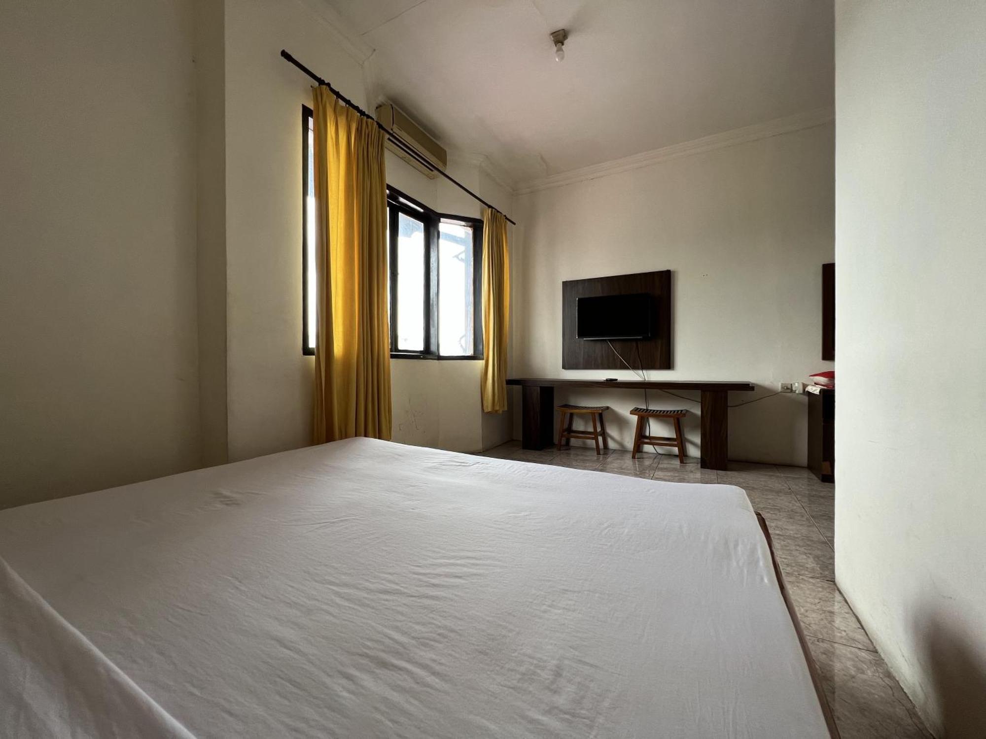 Oyo 92098 Kost Orange Syariah Hotel Макасар Екстериор снимка