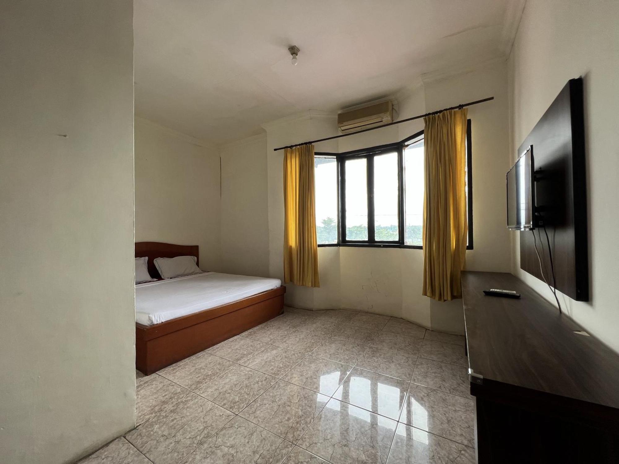 Oyo 92098 Kost Orange Syariah Hotel Макасар Екстериор снимка