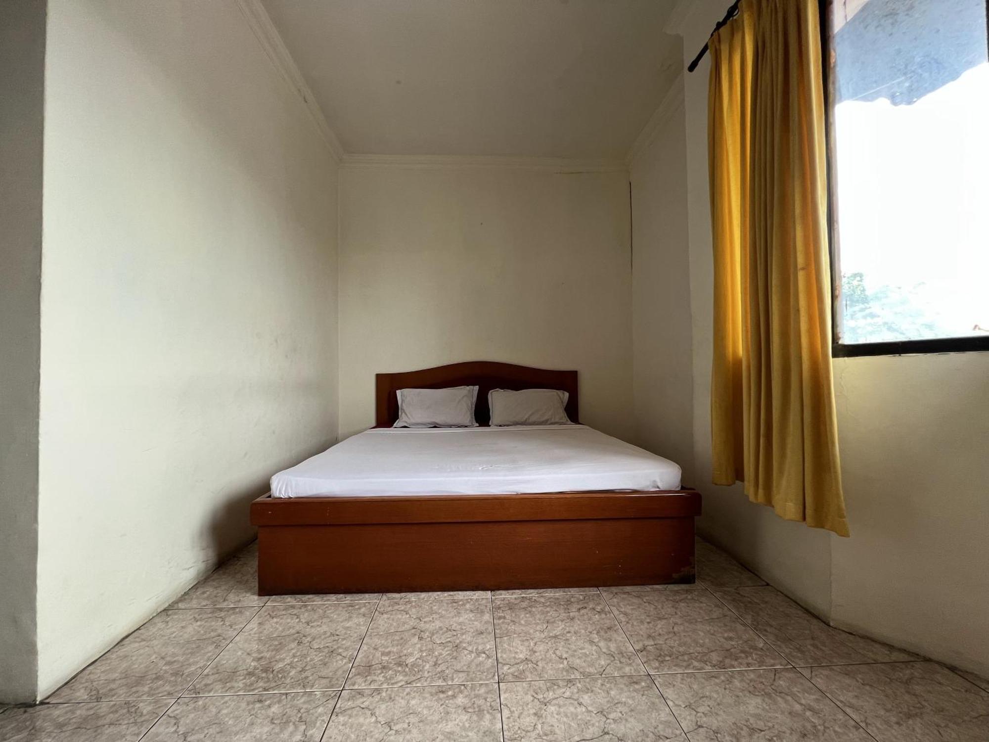Oyo 92098 Kost Orange Syariah Hotel Макасар Екстериор снимка